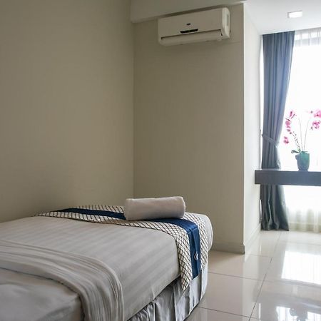 Sky Hotel Kota Kinabalu Exterior foto