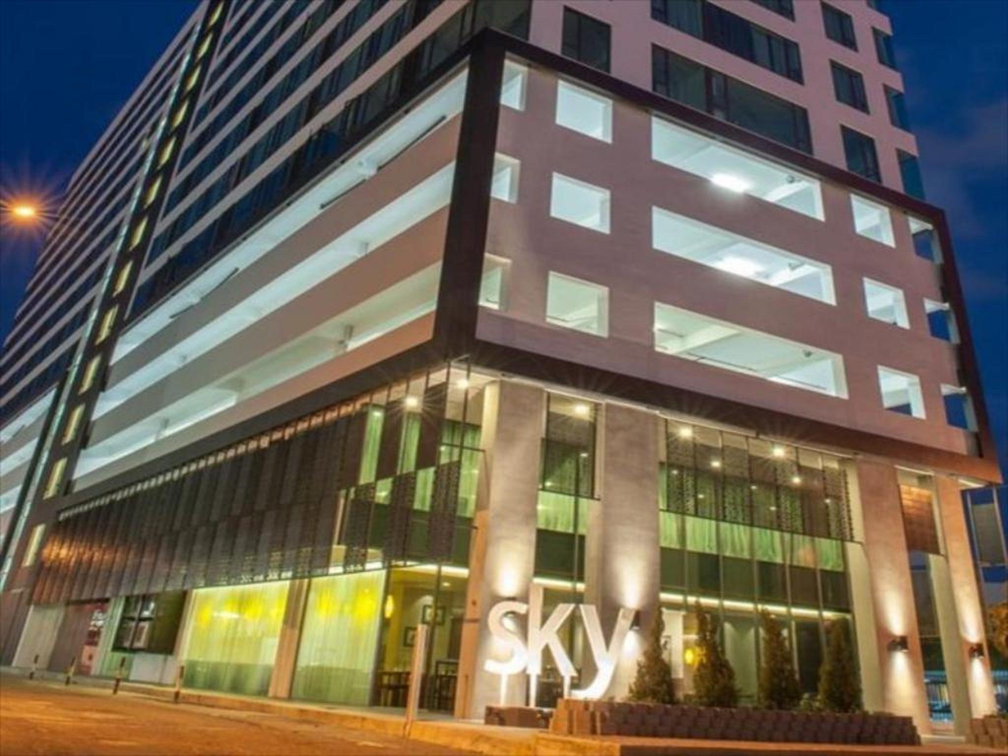 Sky Hotel Kota Kinabalu Exterior foto