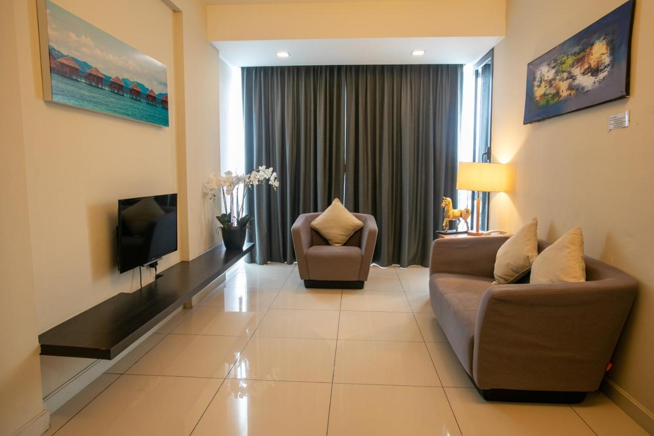 Sky Hotel Kota Kinabalu Exterior foto