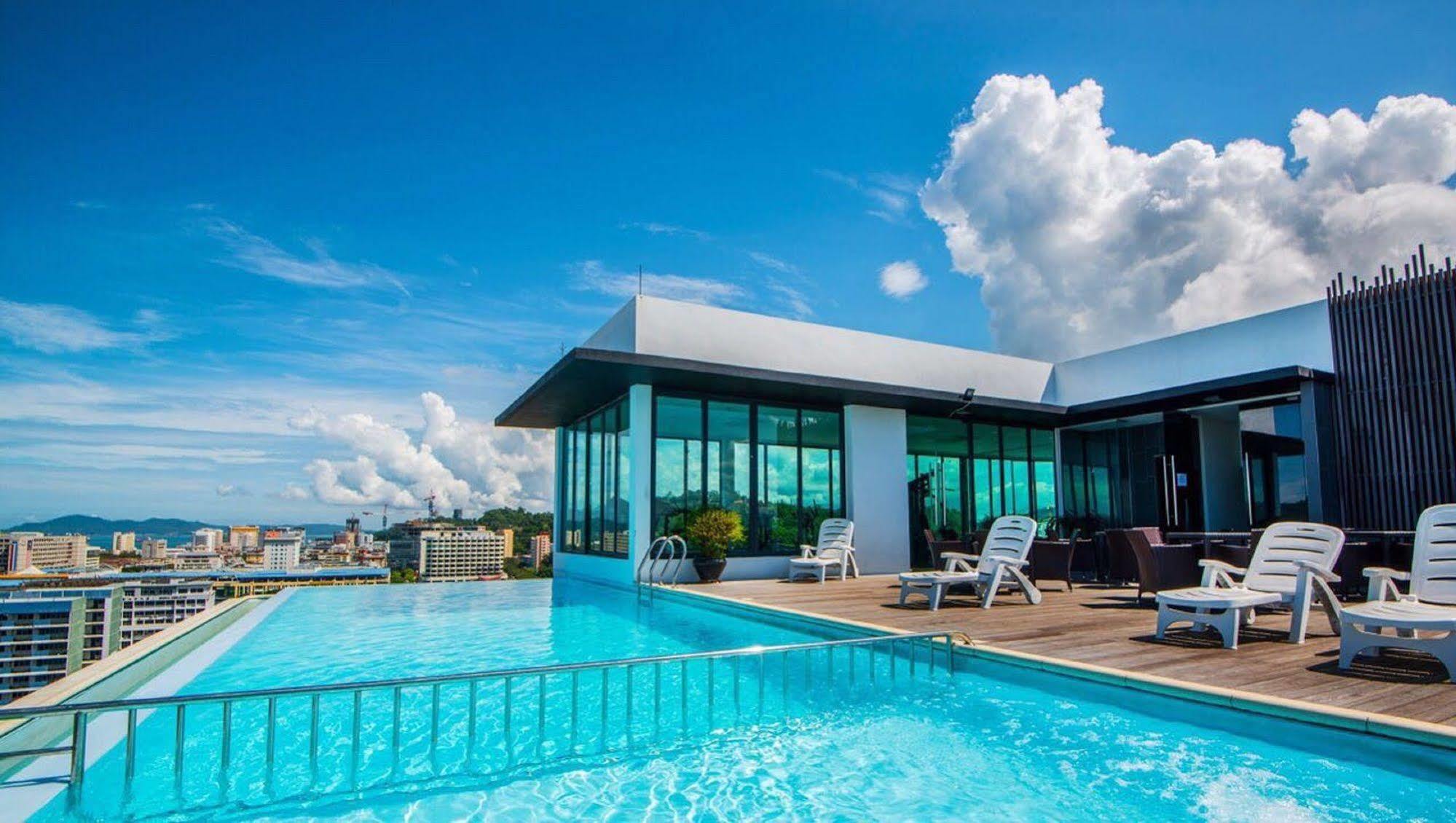 Sky Hotel Kota Kinabalu Exterior foto